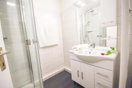 Koupelna v ubytování Apartmenthaus Frauenpreiss FeWo 111