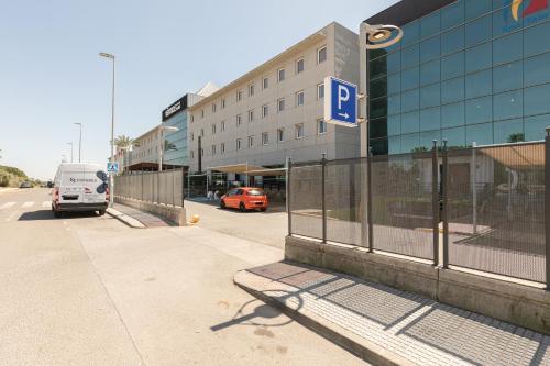 Gambar di galeri bagi Apartment with free parking and pool di Bormujos