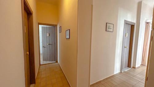 Φωτογραφία από το άλμπουμ του Central 9 Rooms στην Ερμούπολη