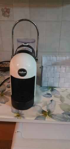 a blender sitting on top of a counter at CasaMarea in Grottammare