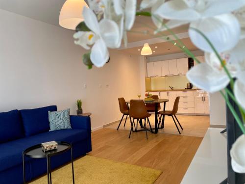 LAUS III , brand new lovely one-bedroom apartment