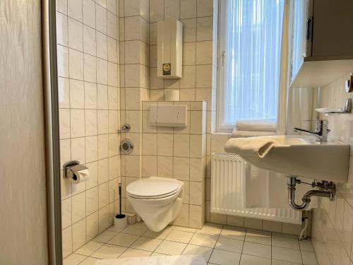 Bilik mandi di Haus Nordseeperle FeWo 4