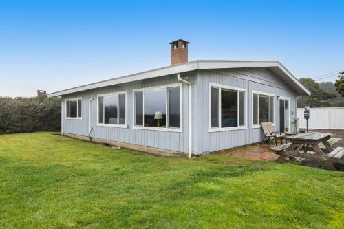 Water's Edge Oceanside Home – Photos 2