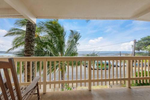 Gallery image of Ocean View Balcony Large Studio w extra Sofa Bed, contact us for price drop in Haleiwa