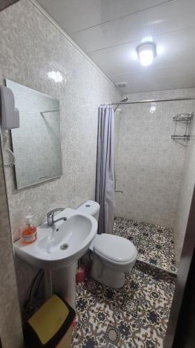 Azaliya Hostelにあるバスルーム