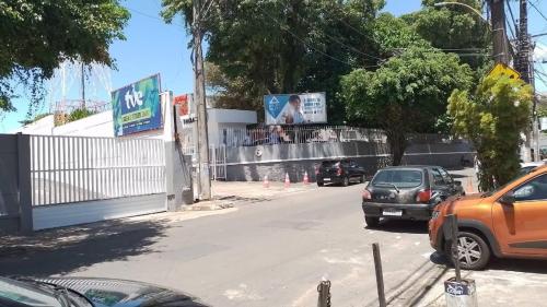 Kejiranan di persekitaran atau kejiranan dekat dengan apartmen