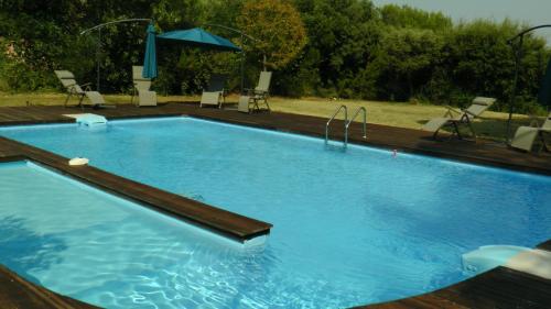 Photo de la galerie de l'établissement NATURE et TOURISME villa 8 adultes ou 10 personnes si enfants, à Sillans-la-Cascade