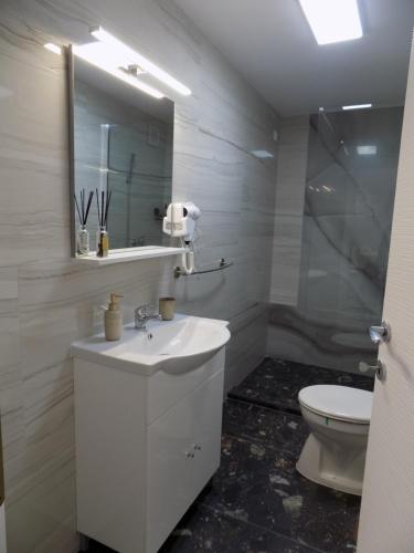 Ένα μπάνιο στο Casa Tiky