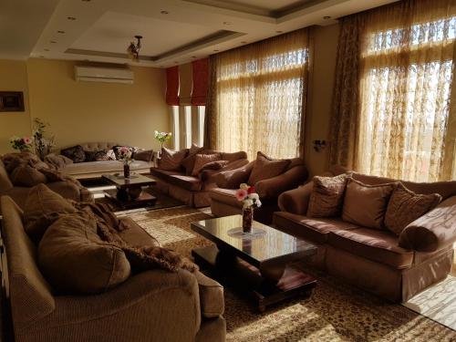 Gallery image of 3br - 300m2 - Golf-Overlooking Luxurious Penthouse in Cairo