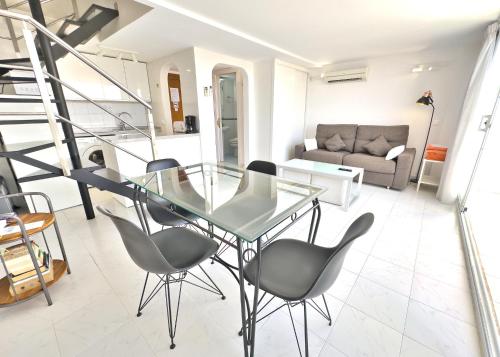 Skol 514 East Facing Duplex Apartment with Sea Views