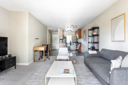 Imagem da galeria de Cupertino 2BR w Pool BBQ Gym nr Shopping SFO-374 em Cupertino