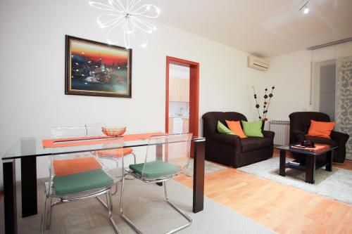 Bonus Apartments