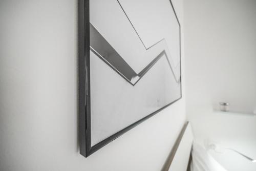 tHE Minimal Chic Home - Isola Garibaldi