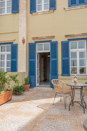 Το κτήριο όπου στεγάζεται  το ξενοδοχείο διαμερισμάτων