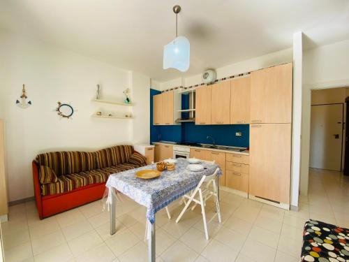 A kitchen or kitchenette at Residenza Camelia