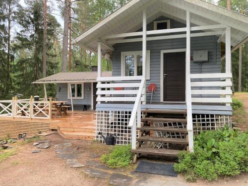 The floor plan of Cozy Lakefront Cabin