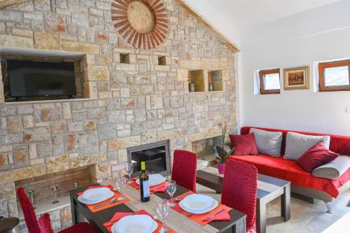 Posedenie v ubytovaní ΑΡΙΩΝ Village & Suites