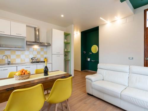 Kuchyň nebo kuchyňský kout v ubytování Apartment Coty - IMP522 by Interhome