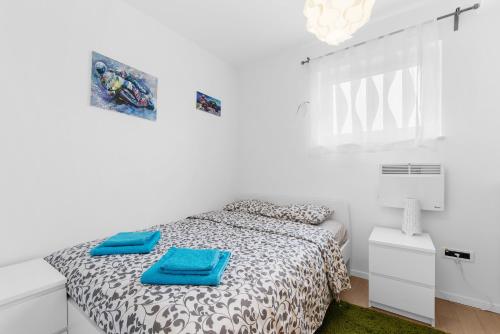 Apartment White