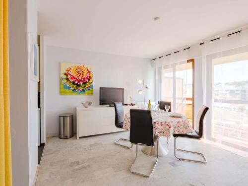 Studio Résidence Azur-3 by Interhome