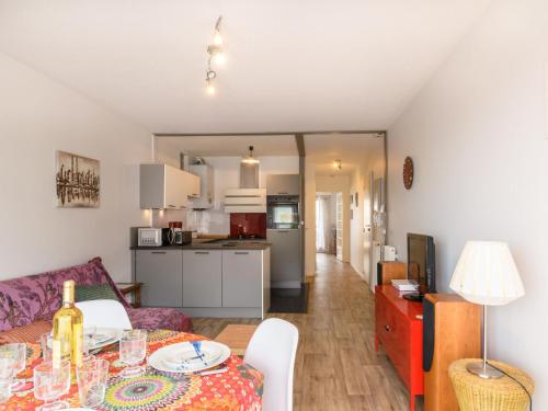 Apartment Poséidon by Interhome