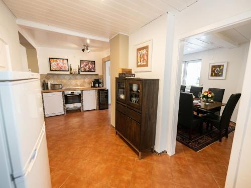 Kuchyň nebo kuchyňský kout v ubytování Holiday Home Jula by Interhome