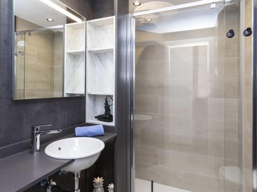 Apartment Caravela Beach by Interhome