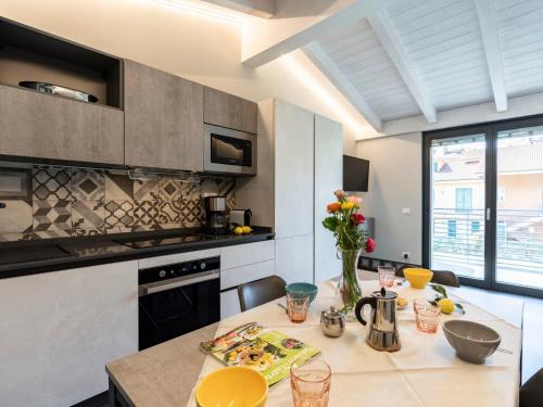 Kjøkken eller kjøkkenkrok på Apartment Al Bistrot dei Vinai-4 by Interhome