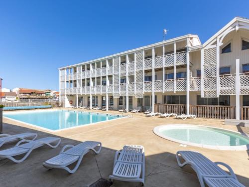 Apartment Les balcons des pêcheurs C21 by Interhome