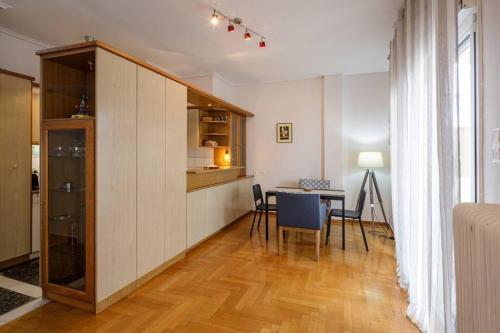 City view roof top apt 10min from Acropolis museum
