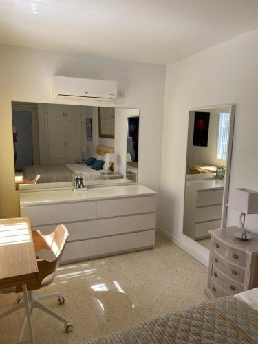 Belissimo Apartment 2 Bedrooms with patio BY NAMASTE ELITE