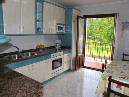 Dapur atau dapur kecil di Apartamento Rural Elizondo