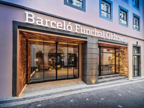 a store front with a sign that reads barcelo fürnaturalillon at Barceló Funchal Oldtown in Funchal