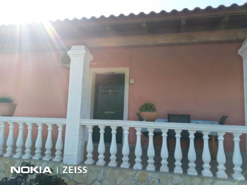 Gallery image of Σπίτι δίπλα στη θάλασσα in Lefkímmi