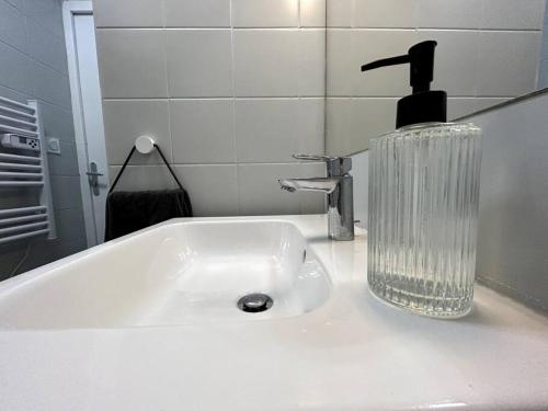 Ένα μπάνιο στο Logement Neuf - Proximité Centre