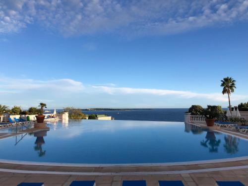 CANNES Appartement Duplex Piscine VUE Mer WIFI PARKING CLIM