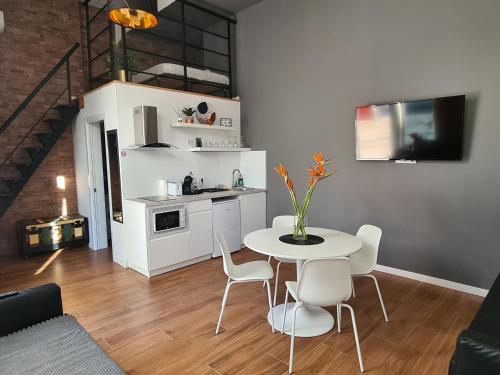 Hlius Brand New Apartments photo 9
