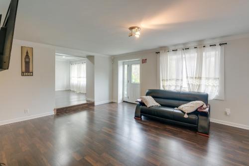 Фотография из галереи Spacious Triangle Townhome - Near Hiking and Golf! в городе Triangle
