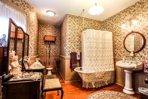 Ένα μπάνιο στο Hollerstown Hill Bed and Breakfast