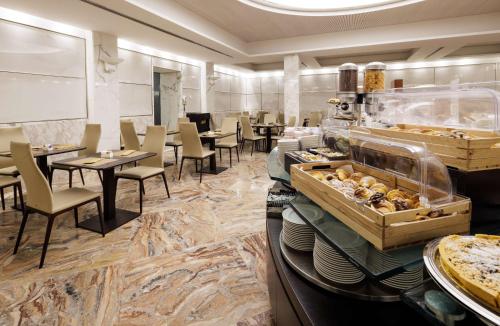 Best Western Plus Hotel Universo Image