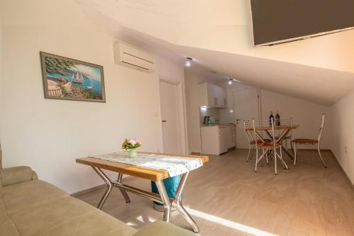 Gambar di galeri bagi Apartmani Soldan di Makarska