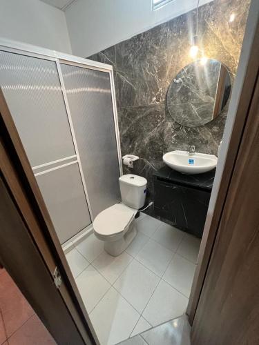 Un baño de Hotel Almalu