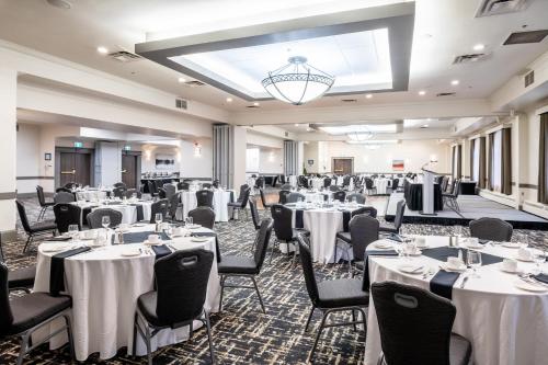 Restaurace v ubytování Crowne Plaza Hotel Moncton Downtown by IHG