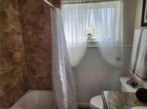 Vannituba majutusasutuses Carlita's 2 Home-Whole House