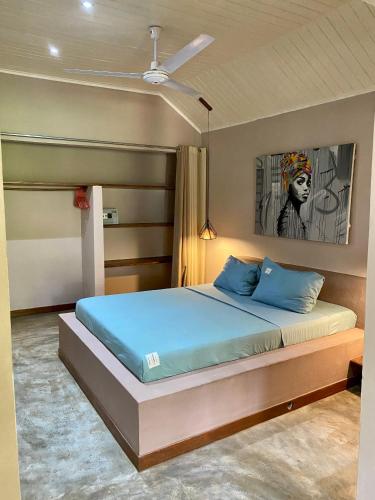Ένα ή περισσότερα κρεβάτια σε δωμάτιο στο very nice new apartment 80 meters from the sea