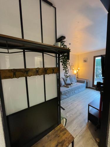 Postel nebo postele na pokoji v ubytování Joli studio ensolleillé