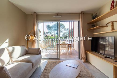 Apartment EDEN, AC, pool and beach at 500M