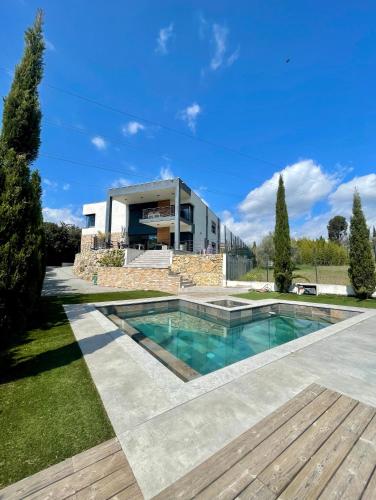 VILLA CALIFORNIENNE with Spa, cinema, jacuzzi & pool in Mougins