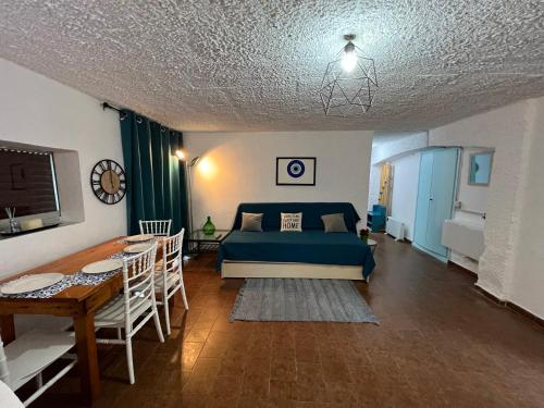Postel nebo postele na pokoji v ubytování Ciel apartment, 5 minutes walk from Ipsos beach!