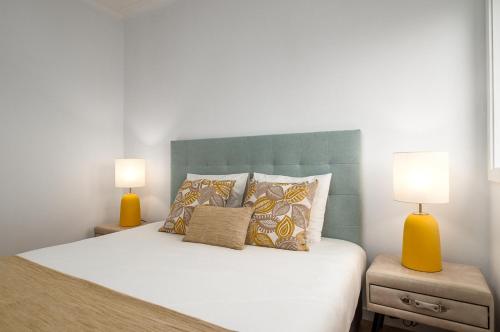 Lovely 2BR w/ views over the river, parking incl